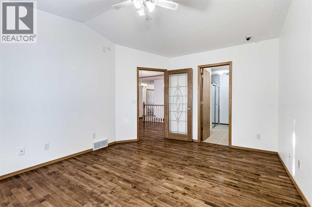 19 Signature Villas Sw, Calgary, Alberta  T3H 3A1 - Photo 13 - A2273041