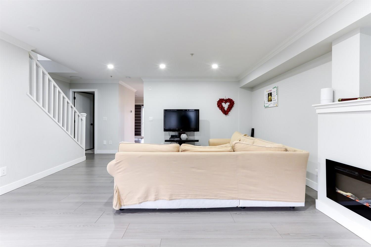 10 12040 68 Avenue, Surrey, British Columbia  V3W 1P5 - Photo 4 - R3072971