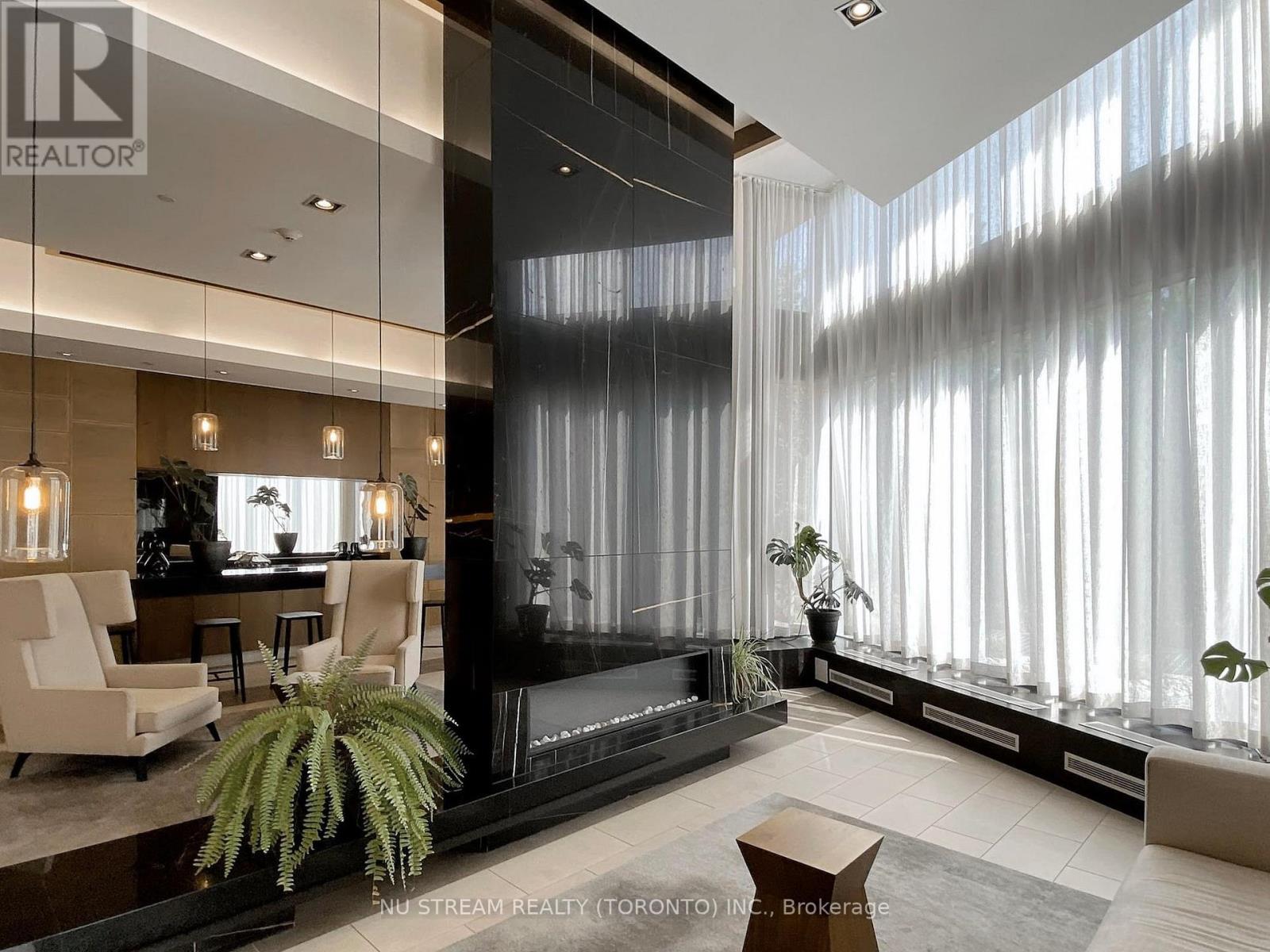 1718 - 160 Vanderhoof Avenue, Toronto, Ontario M4G 0B7 - Photo 3 - C12605384