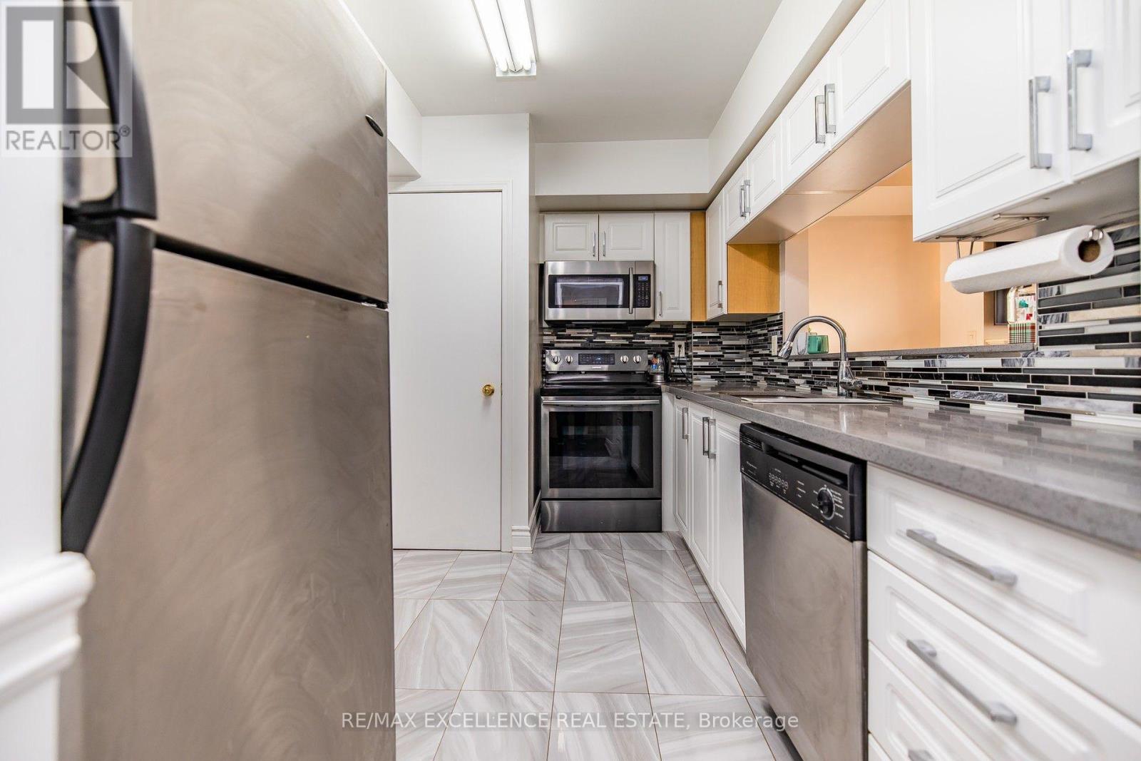 1205 - 5 Everson Drive, Toronto, Ontario M2N 7C3 - Photo 3 - C12608540