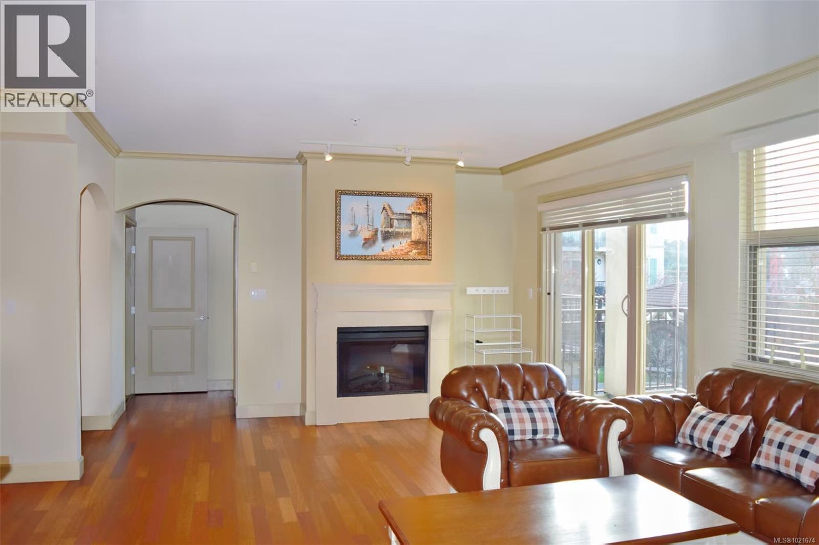 309 1620 Mckenzie Ave, Saanich, British Columbia  V8N 0A1 - Photo 3 - 1021674