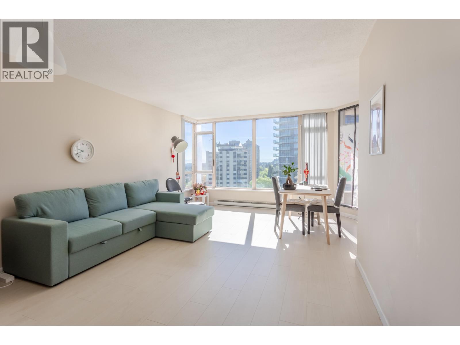 4689 Hazel Street, Burnaby, British Columbia  V5H 4R6 - Photo 3 - R3073166