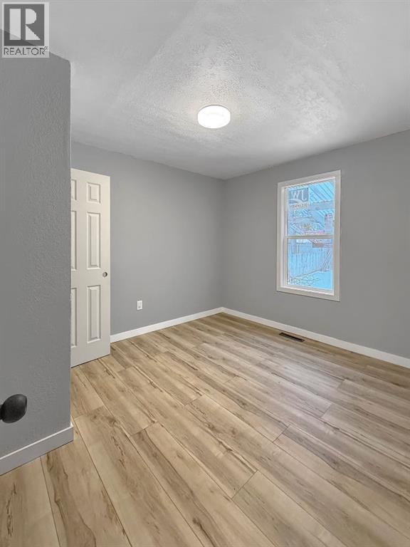 1135 12 Street S, Lethbridge, Alberta  T1K 1R2 - Photo 9 - A2274671