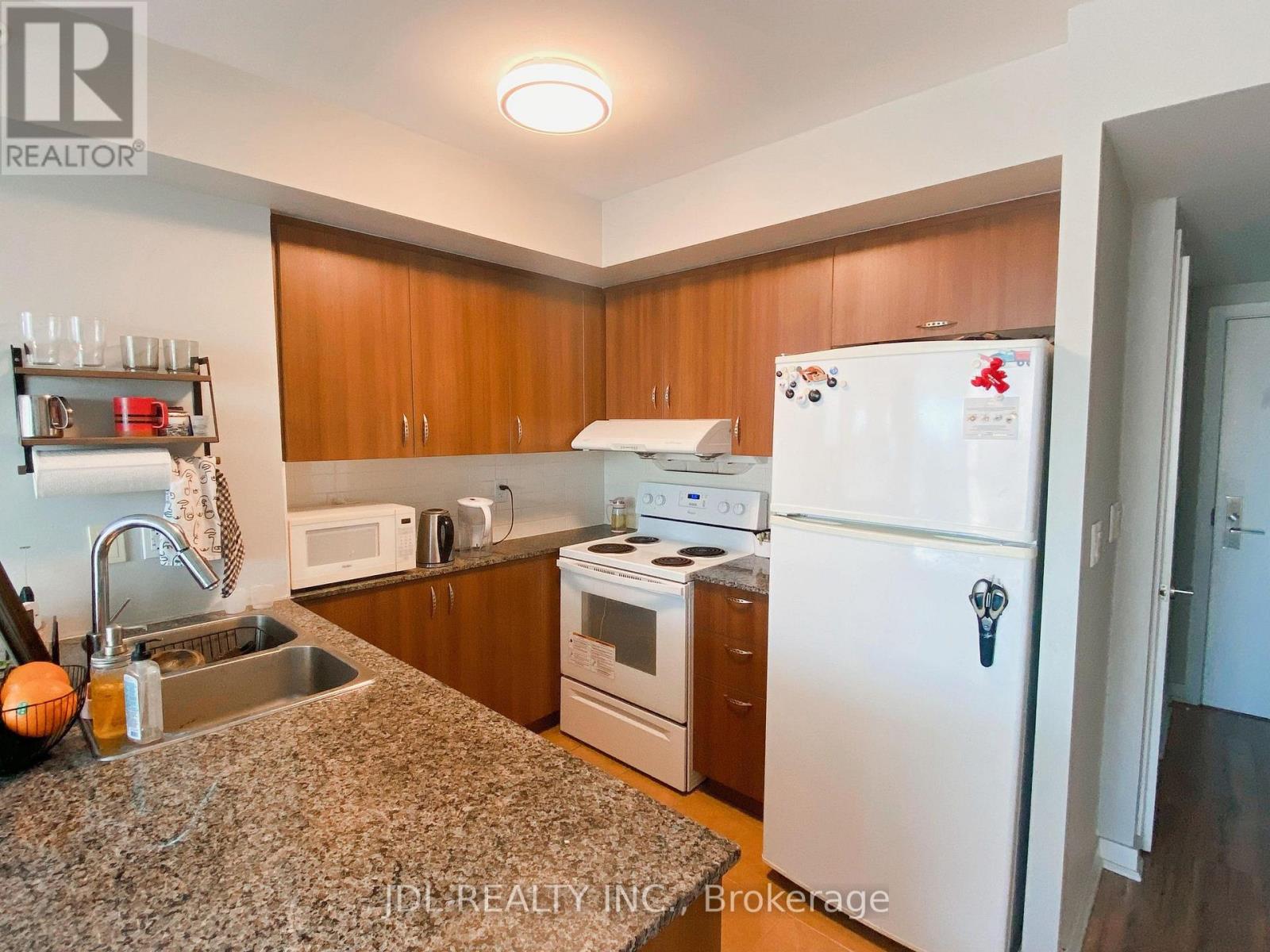 2001 - 5740 Yonge Street, Toronto, Ontario M2M 0B1 - Photo 4 - C12614630