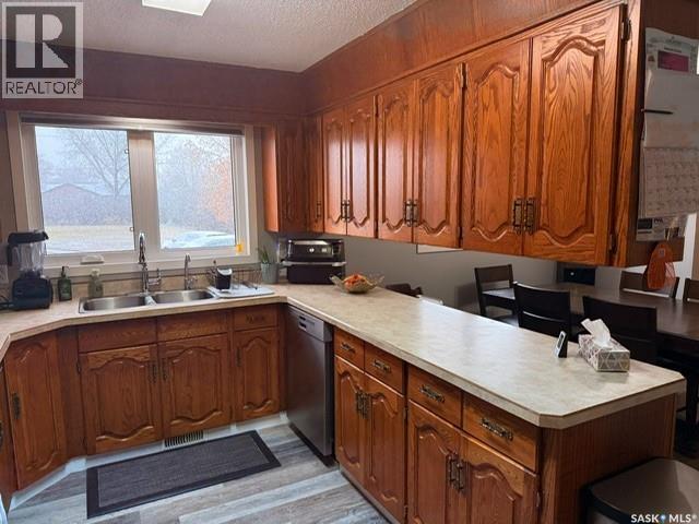 551 1st Street E, Lafleche, Saskatchewan  S0H 2K0 - Photo 5 - SK025434