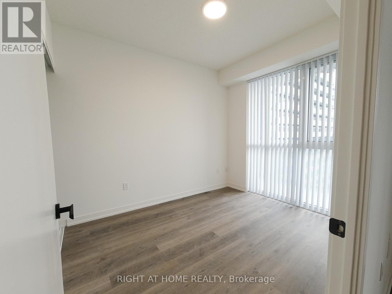 3910 - 8 Interchange Way, Vaughan, Ontario L4K 0R2 - Photo 4 - N12614640