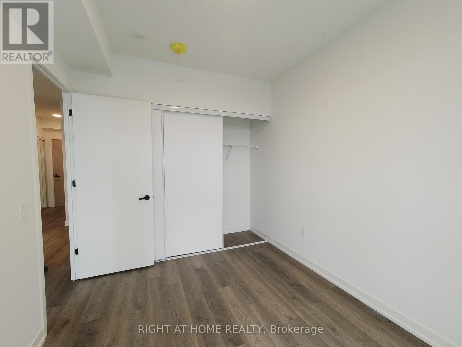 3910 - 8 Interchange Way, Vaughan, Ontario L4K 0R2 - Photo 5 - N12614640