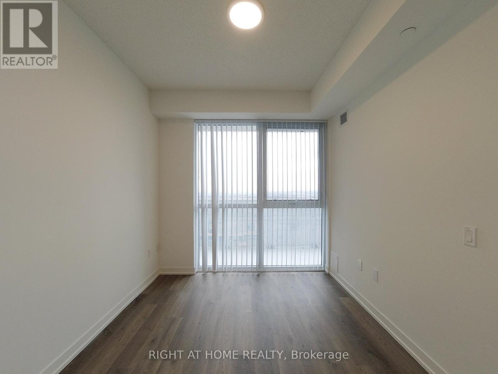 3910 - 8 Interchange Way, Vaughan, Ontario L4K 0R2 - Photo 7 - N12614640