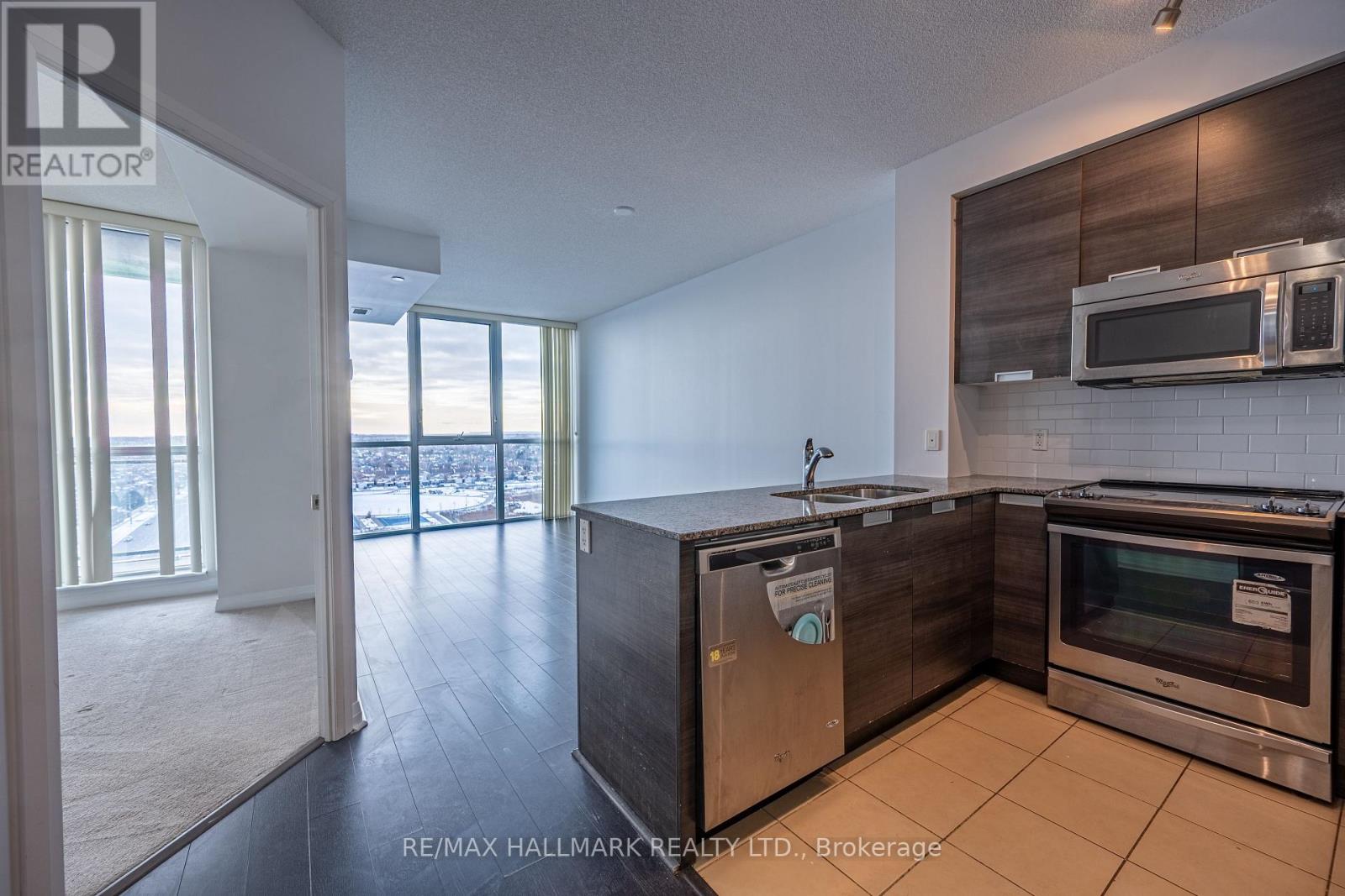 1305 - 75 Eglinton Avenue W, Mississauga, Ontario L5R 0E5 - Photo 11 - W12614602