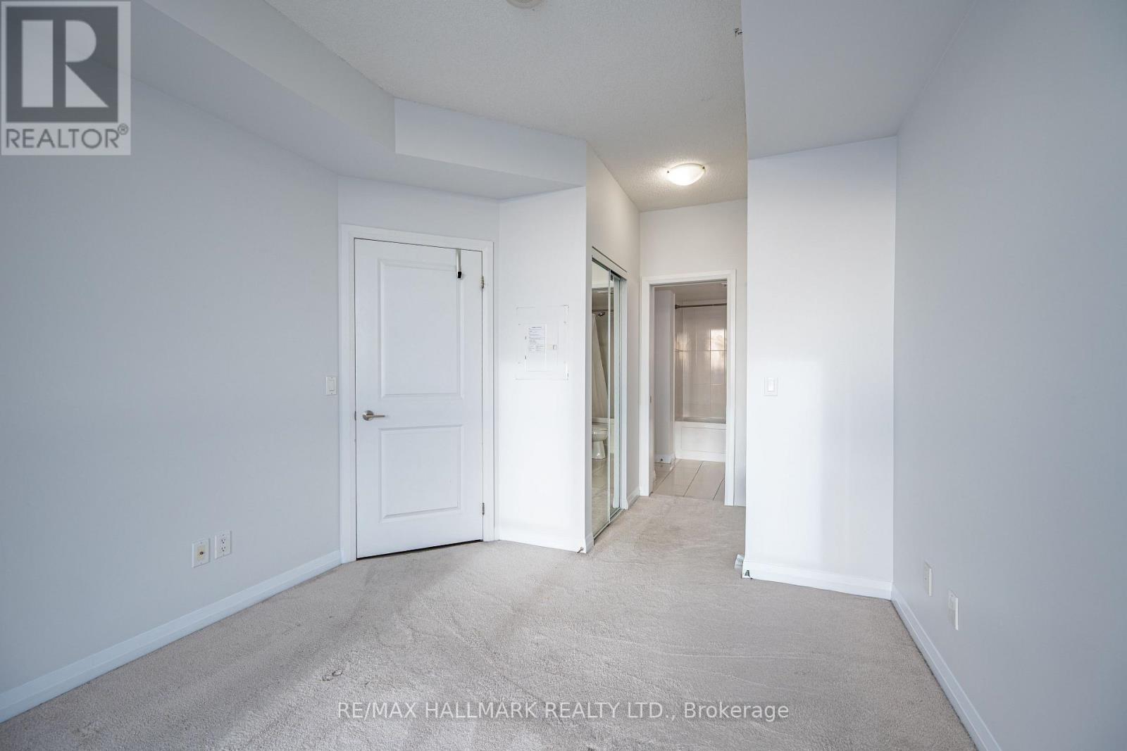 1305 - 75 Eglinton Avenue W, Mississauga, Ontario L5R 0E5 - Photo 17 - W12614602