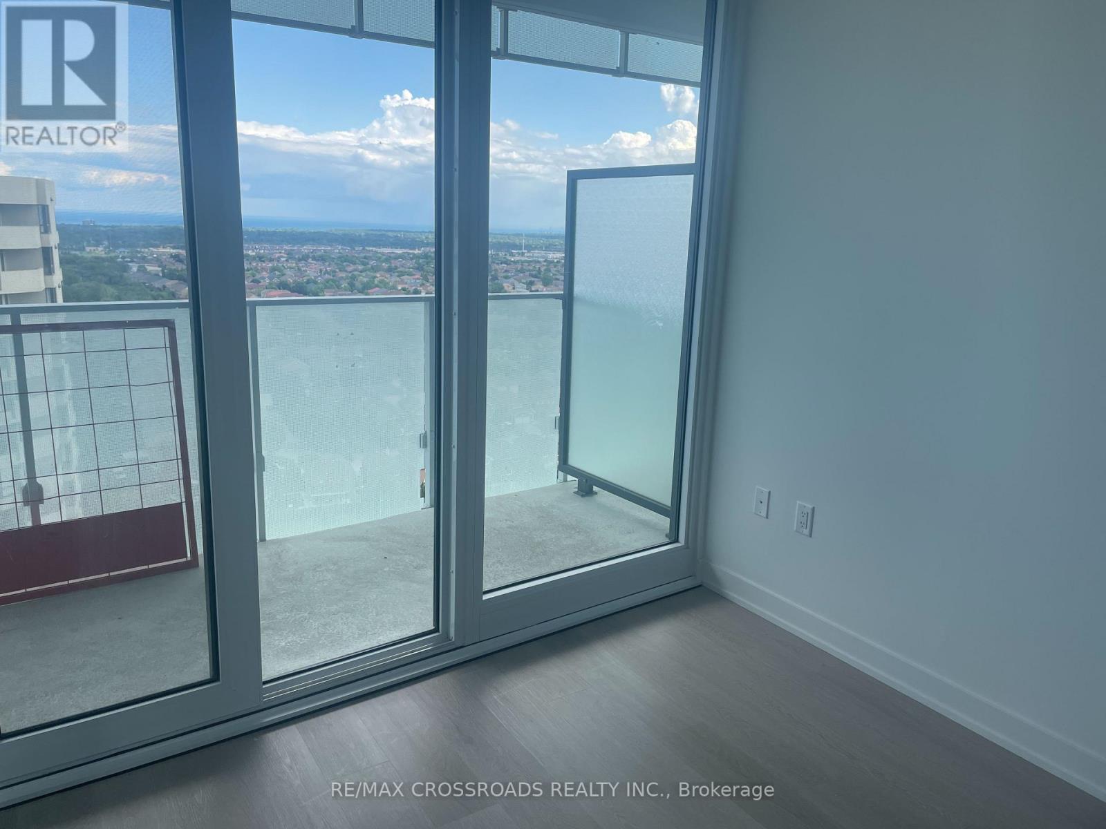 1804 - 3883 Quartz Road, Mississauga, Ontario L5B 0M4 - Photo 8 - W12614606