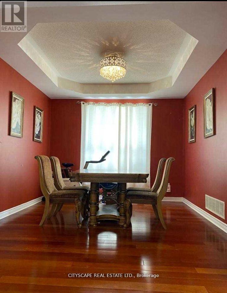 #main - 30 Sea Lion Road, Brampton, Ontario L6V 4P8 - Photo 4 - W12614622