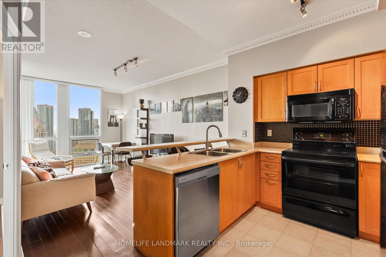 3110 - 3939 Duke Of York Boulevard, Mississauga, Ontario L5B 4N2 - Photo 4 - W12614636