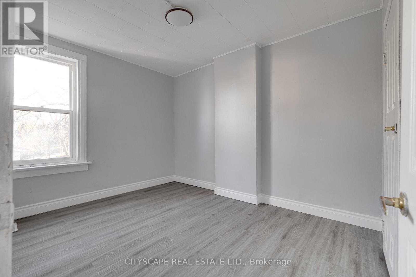 B - 61 Eby Street S, Kitchener, Ontario N2G 3K9 - Photo 12 - X12614616