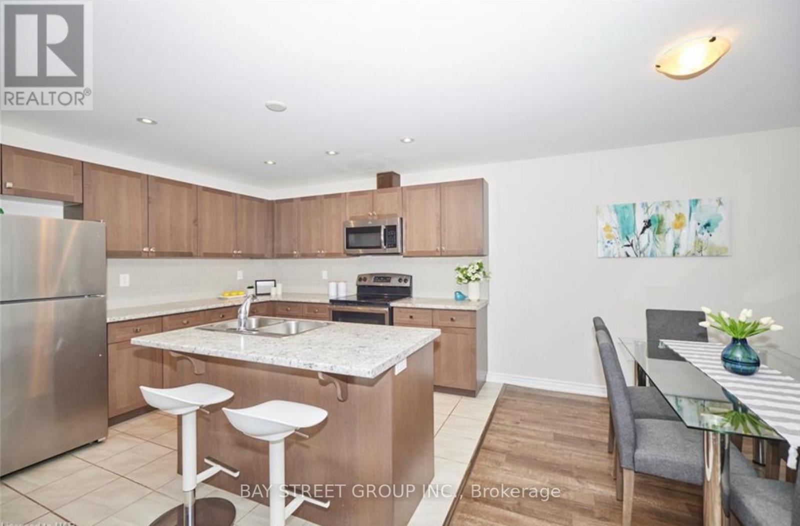 15 Kenmar Court, St. Catharines, Ontario L2P 0B2 - Photo 10 - X12614632