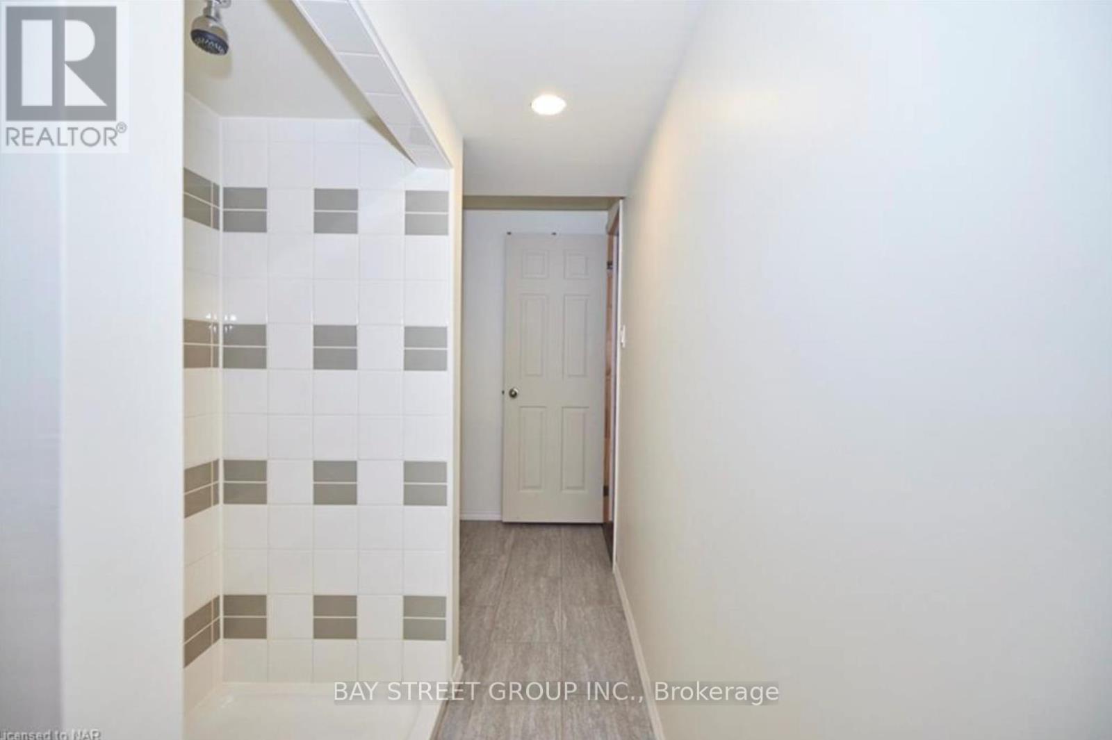 15 Kenmar Court, St. Catharines, Ontario L2P 0B2 - Photo 28 - X12614632