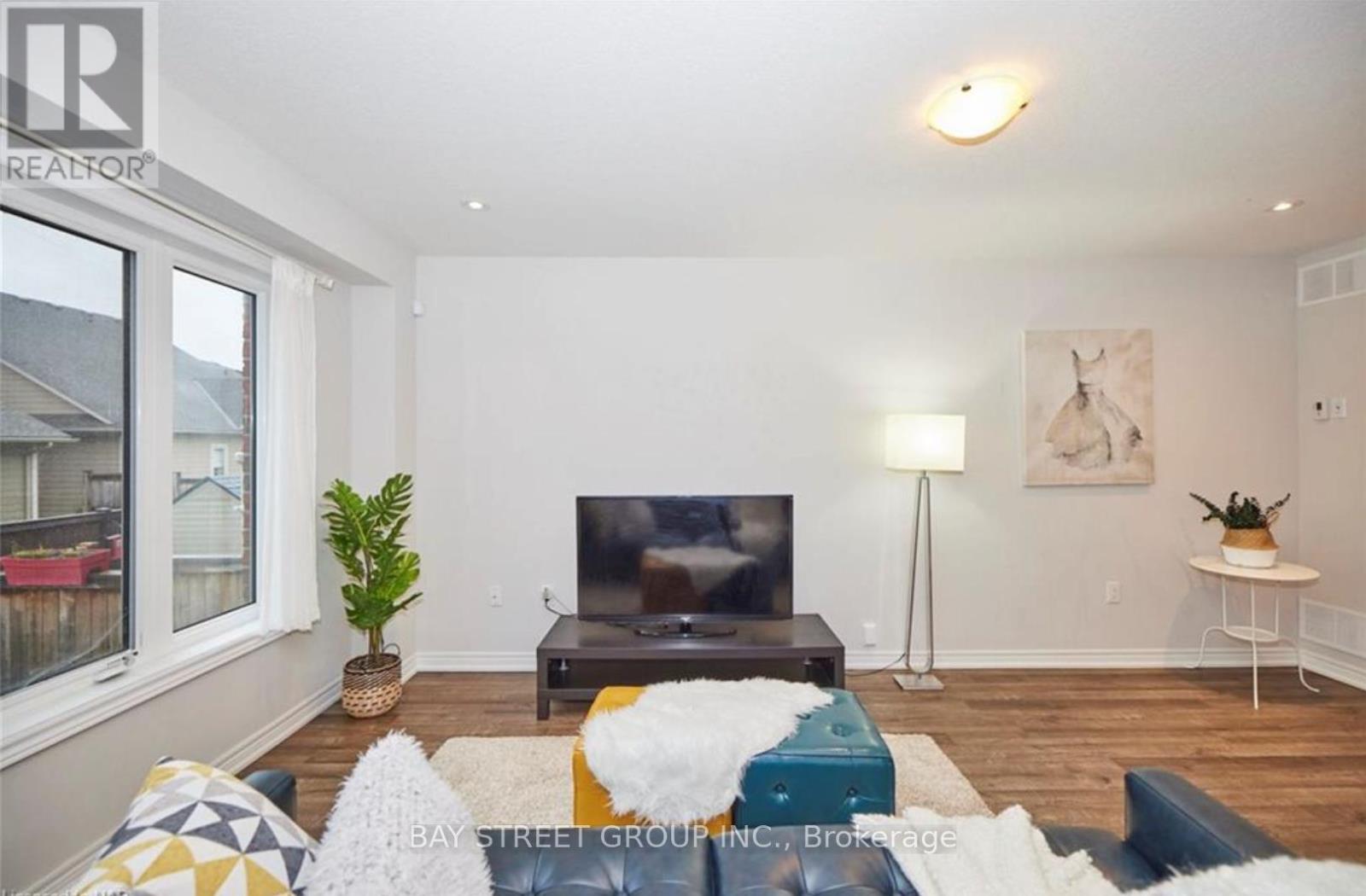 15 Kenmar Court, St. Catharines, Ontario L2P 0B2 - Photo 8 - X12614632