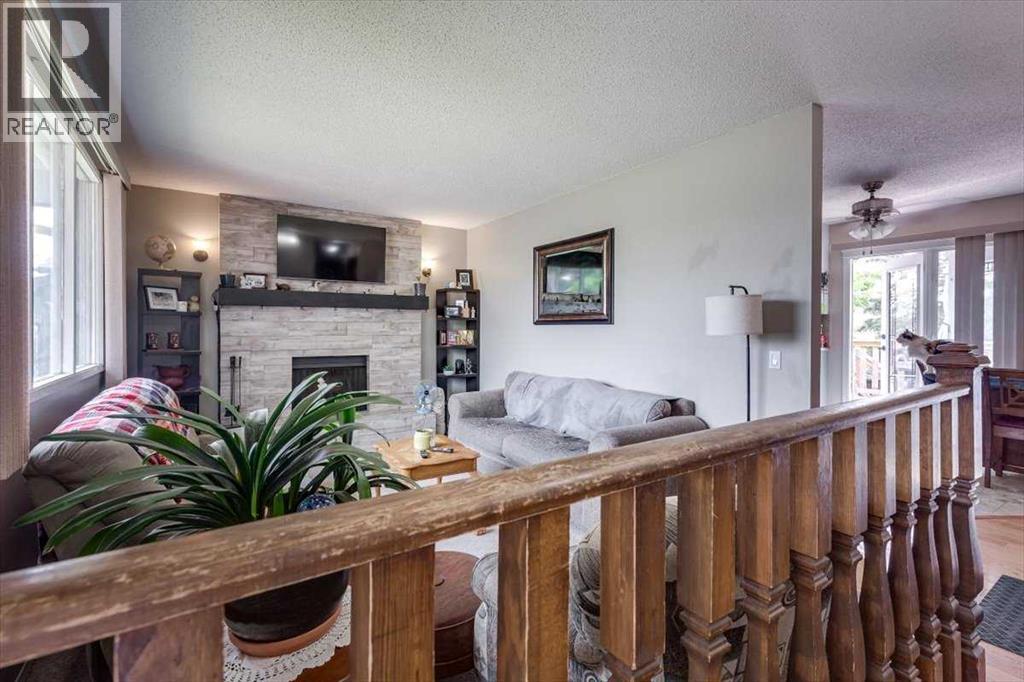 20 Larne Place, Penhold, Alberta  T0M 1R0 - Photo 6 - A2230765