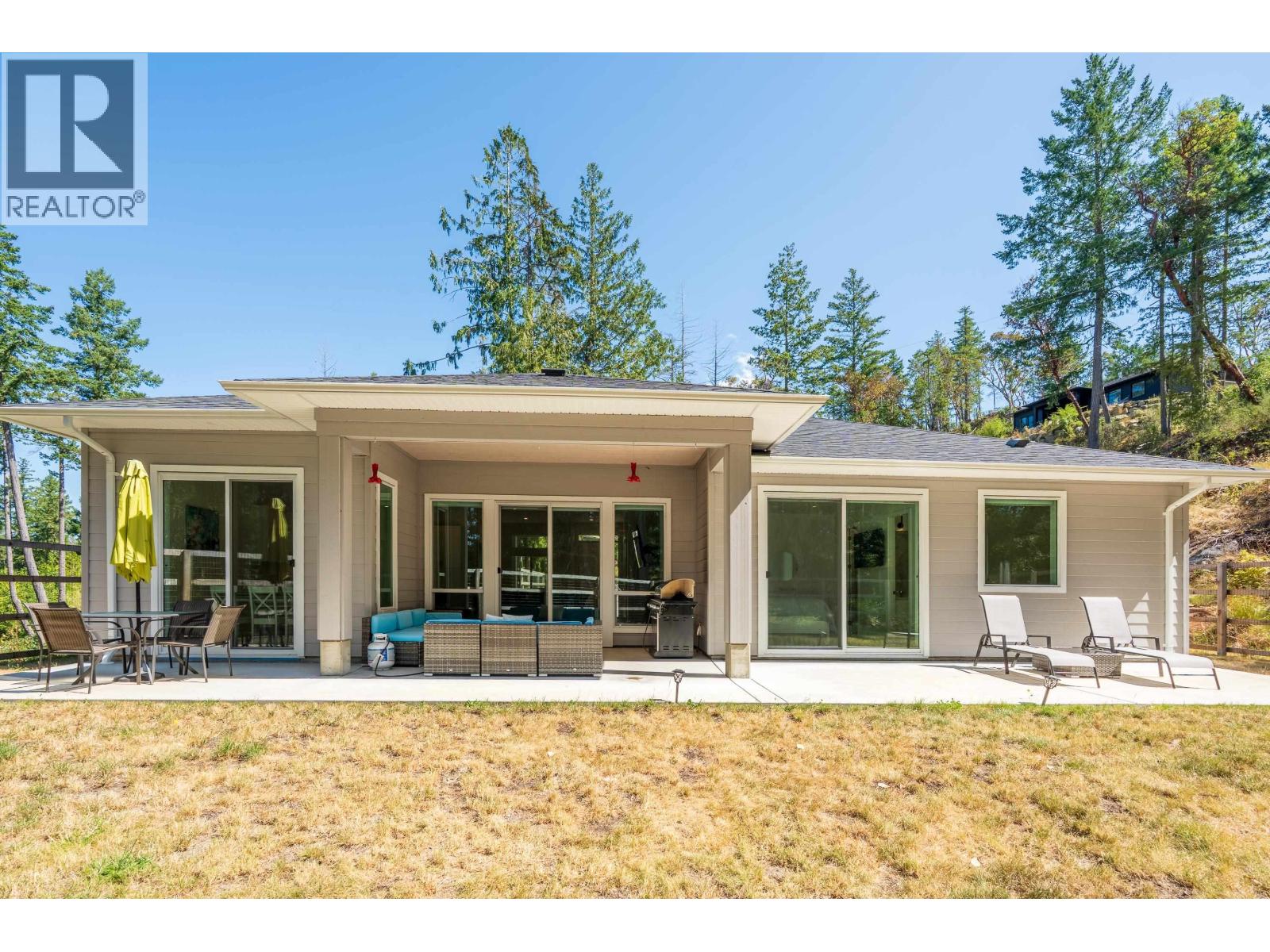 11120 Sunshine Coast Highway, Pender Harbour, British Columbia  V7Z 1B9 - Photo 2 - R3073164