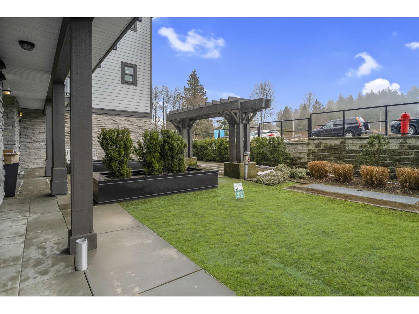 208 9983 E Barnston Drive, Surrey, British Columbia  V4N 6T3 - Photo 8 - R3072938