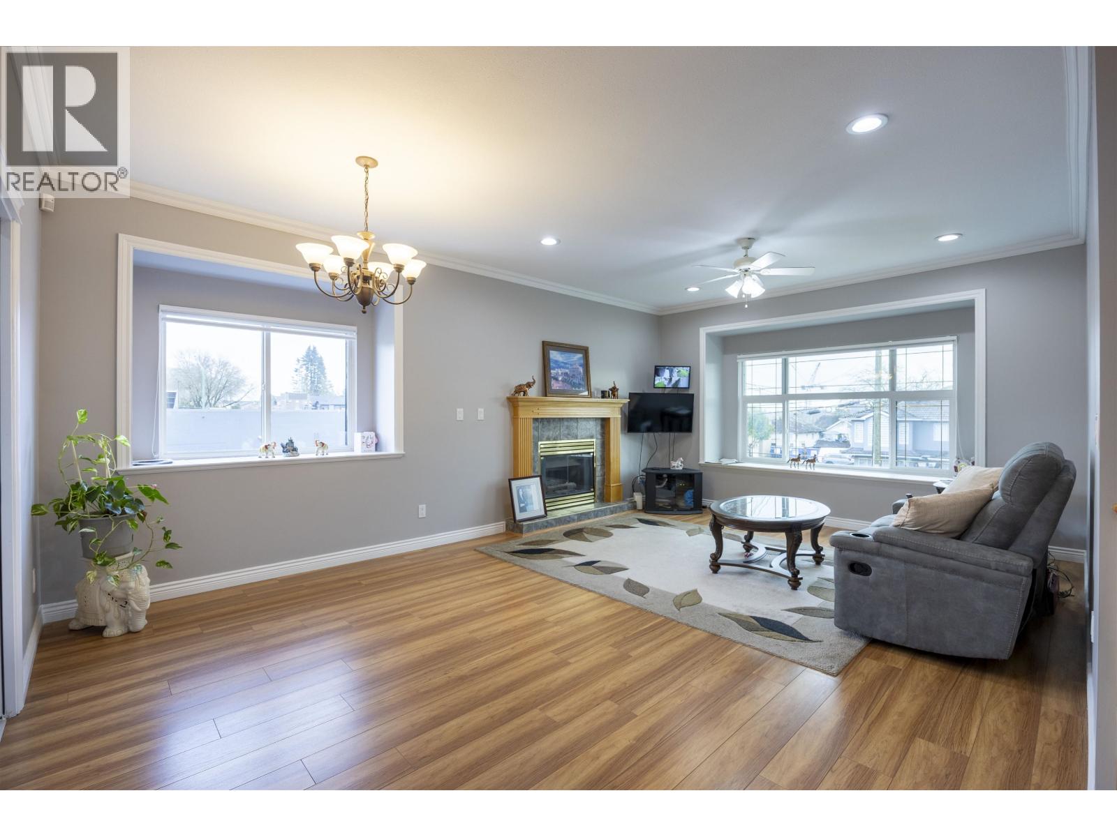 7877 15th Avenue, Burnaby, British Columbia  V3N 1W7 - Photo 9 - R3073104