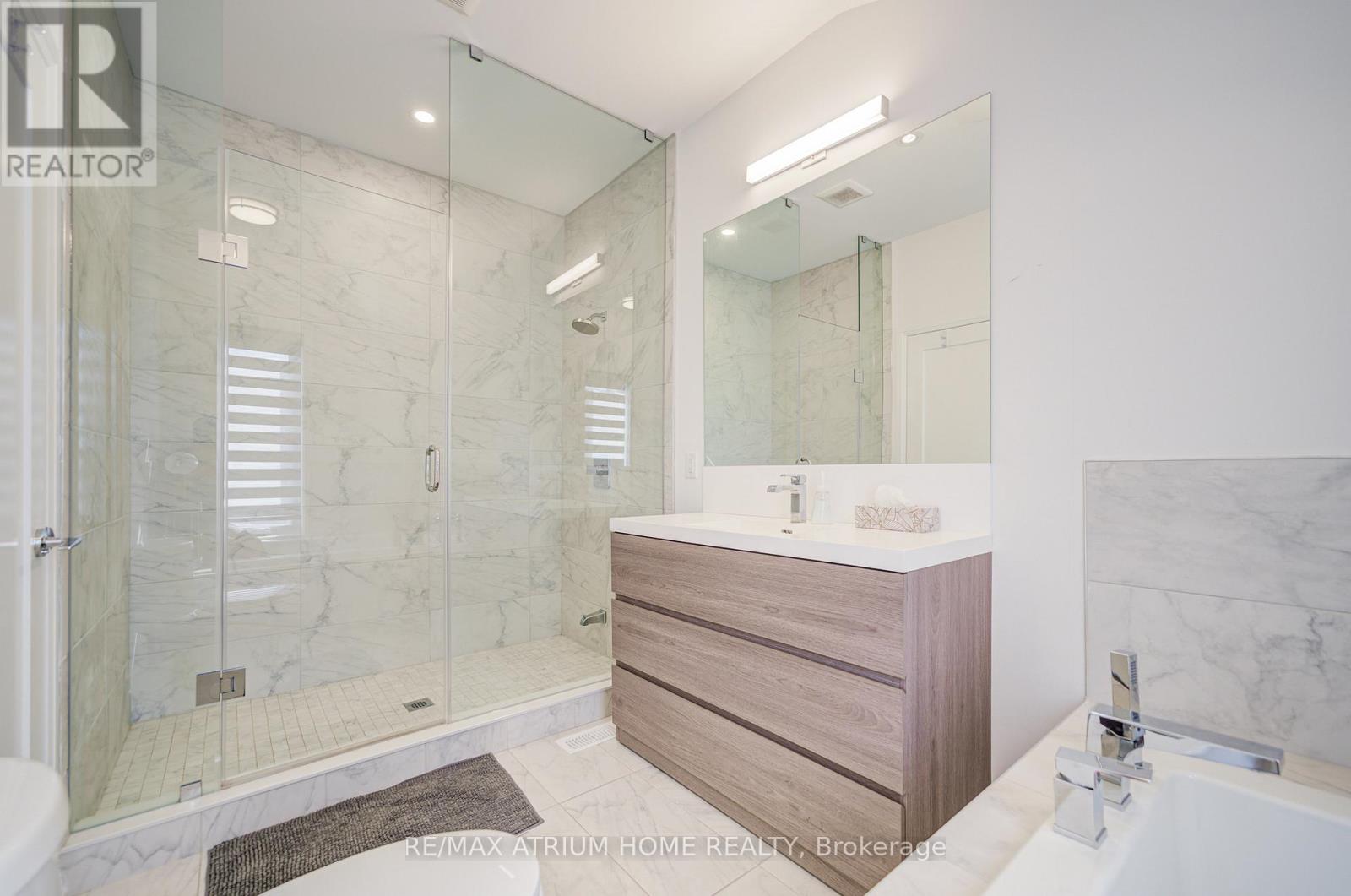 9076 Woodbine Ave, Markham, Ontario  L3R 0J8 - Photo 35 - N12614654