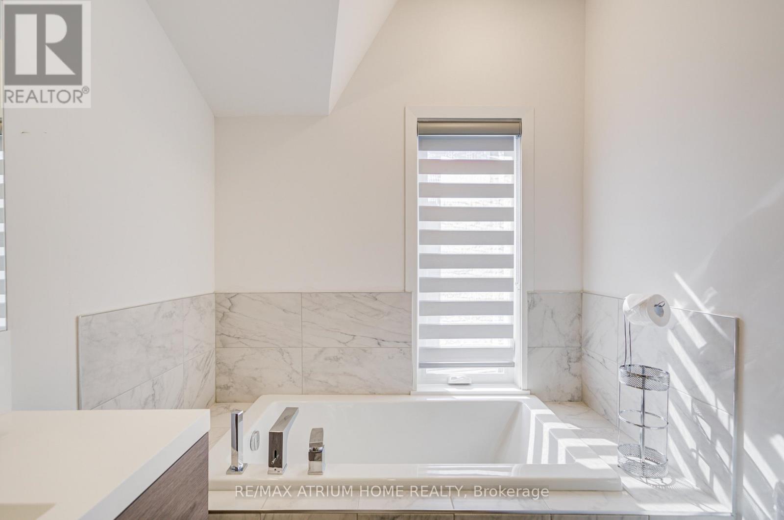 9076 Woodbine Ave, Markham, Ontario  L3R 0J8 - Photo 36 - N12614654