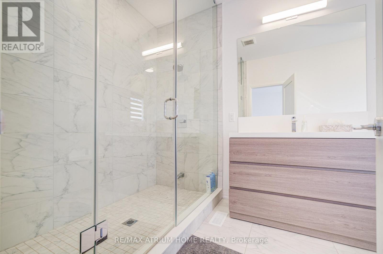 9076 Woodbine Ave, Markham, Ontario  L3R 0J8 - Photo 37 - N12614654