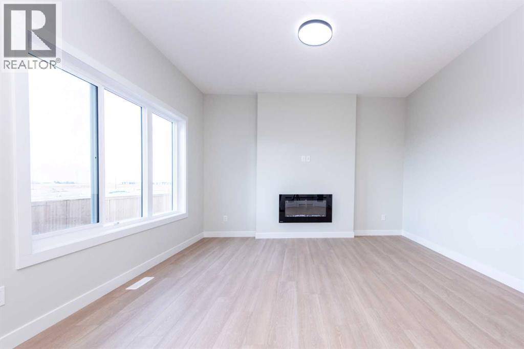 35 Waterford Street, Chestermere, Alberta T1X 2Z6 - Photo 8 - A2270297