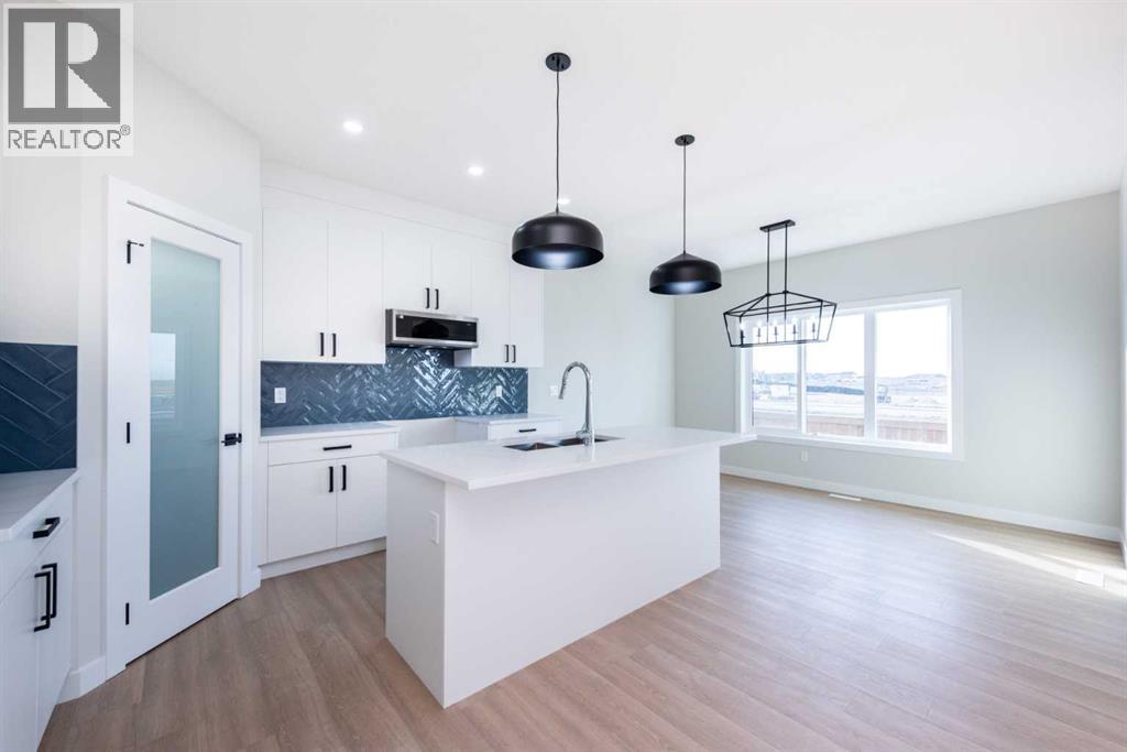 35 Waterford Street, Chestermere, Alberta T1X 2Z6 - Photo 3 - A2270297