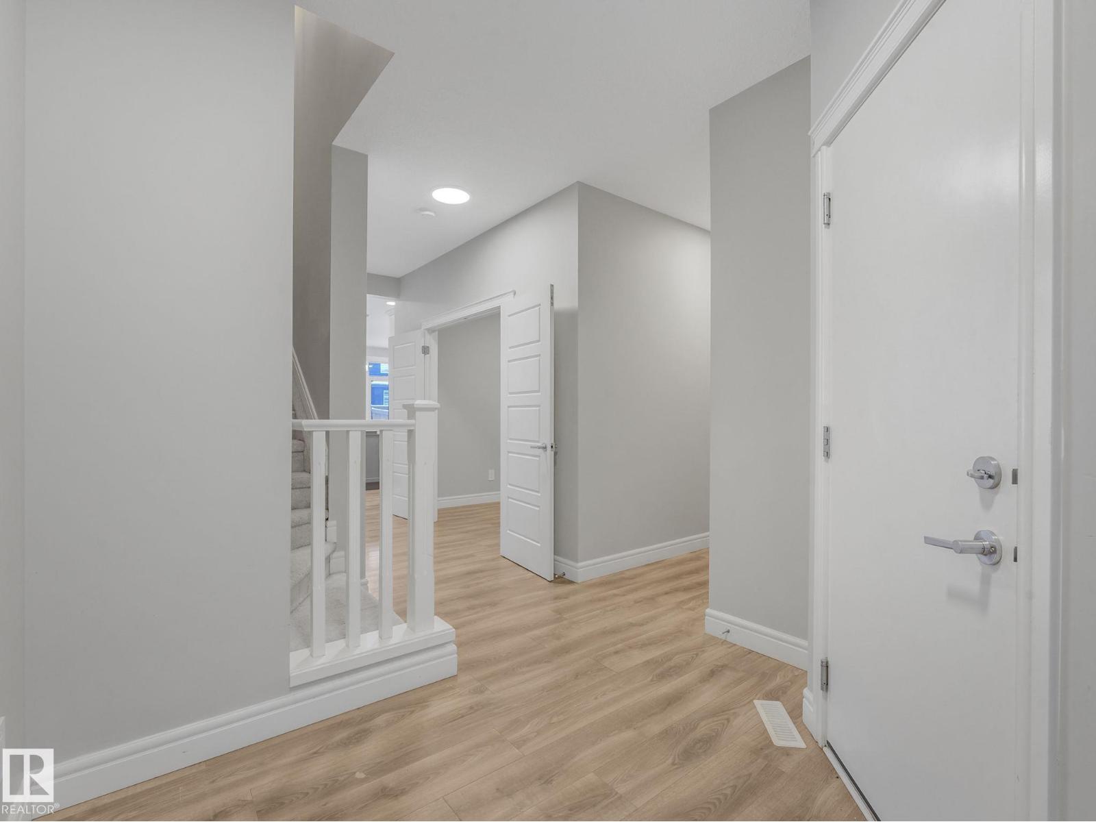 5611 Kootook Pl Sw, Edmonton, Alberta  T6W 4Z5 - Photo 4 - E4467817