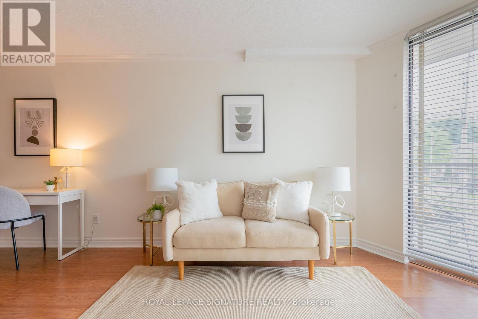 206 - 356 Mcrae Drive, Toronto, Ontario  M4G 4G4 - Photo 9 - C12444238