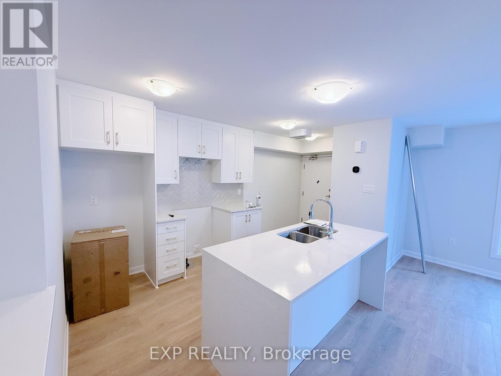 1233 Creekway Private, Ottawa, Ontario K2T 0S9 - Photo 6 - X12573976