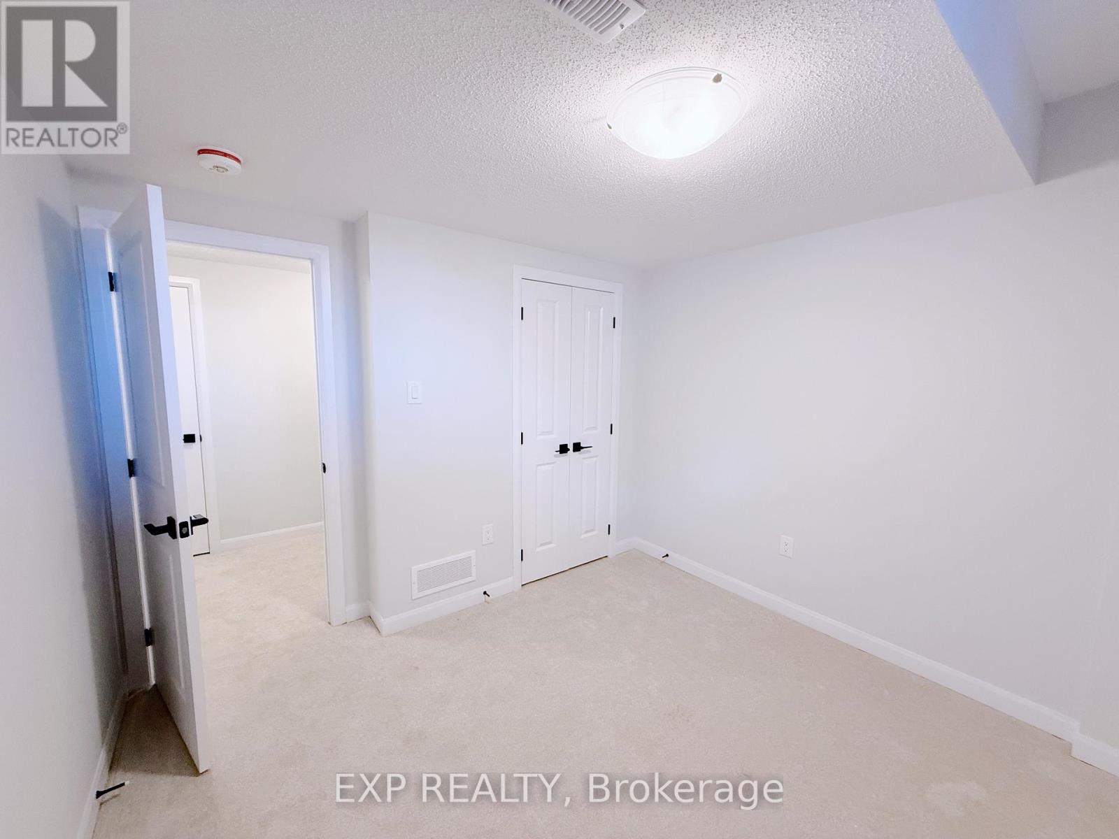 1233 Creekway Private, Ottawa, Ontario K2T 0S9 - Photo 15 - X12573976