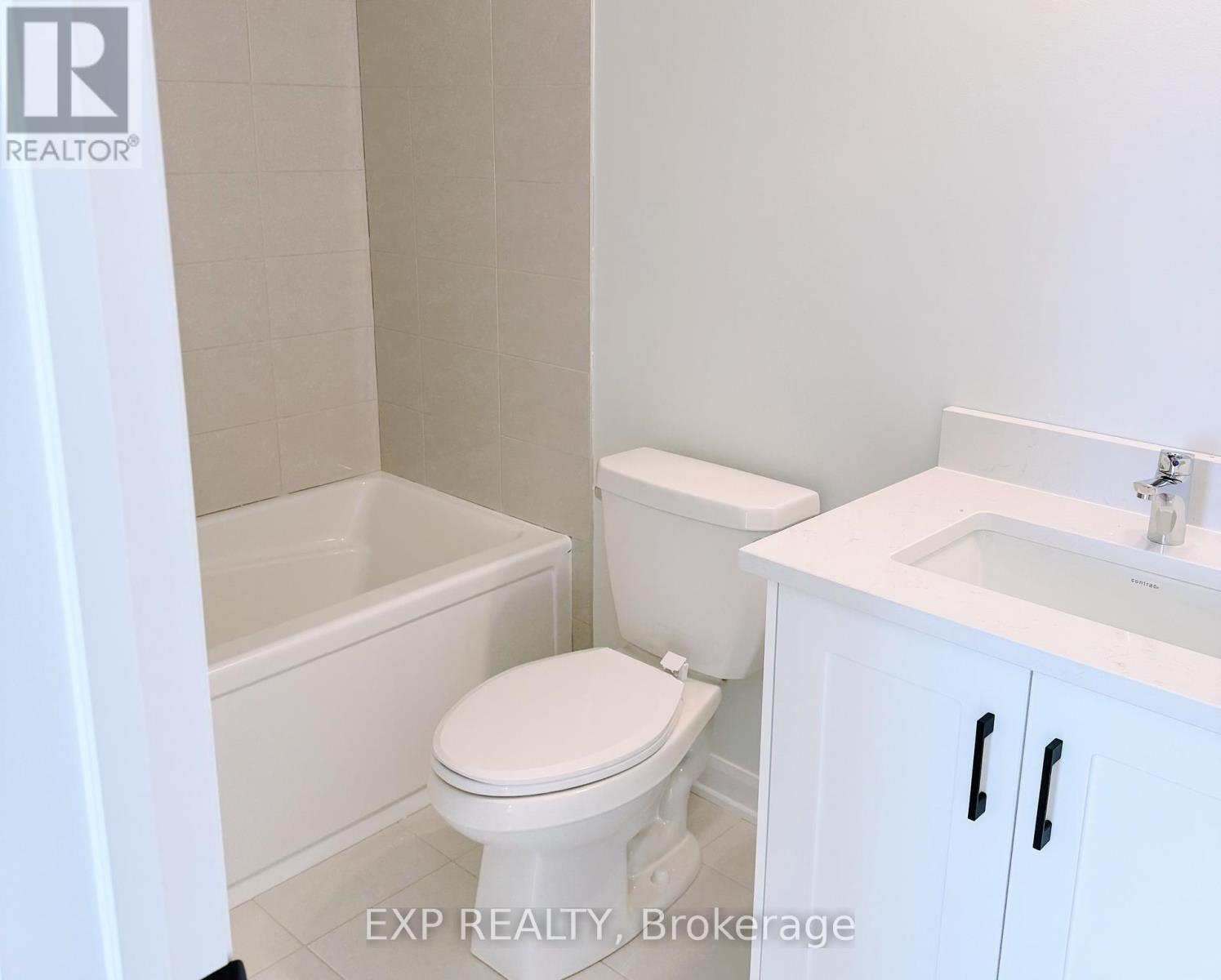 1233 Creekway Private, Ottawa, Ontario K2T 0S9 - Photo 8 - X12573976