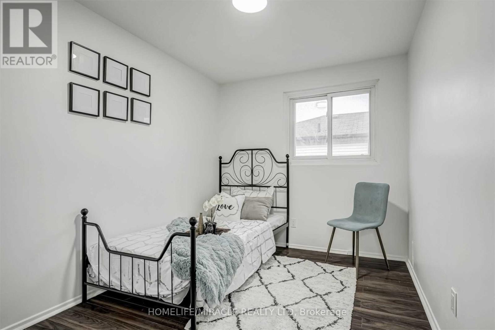 33 Mosque Crescent, Toronto, Ontario M9V 4J1 - Photo 13 - W12614658