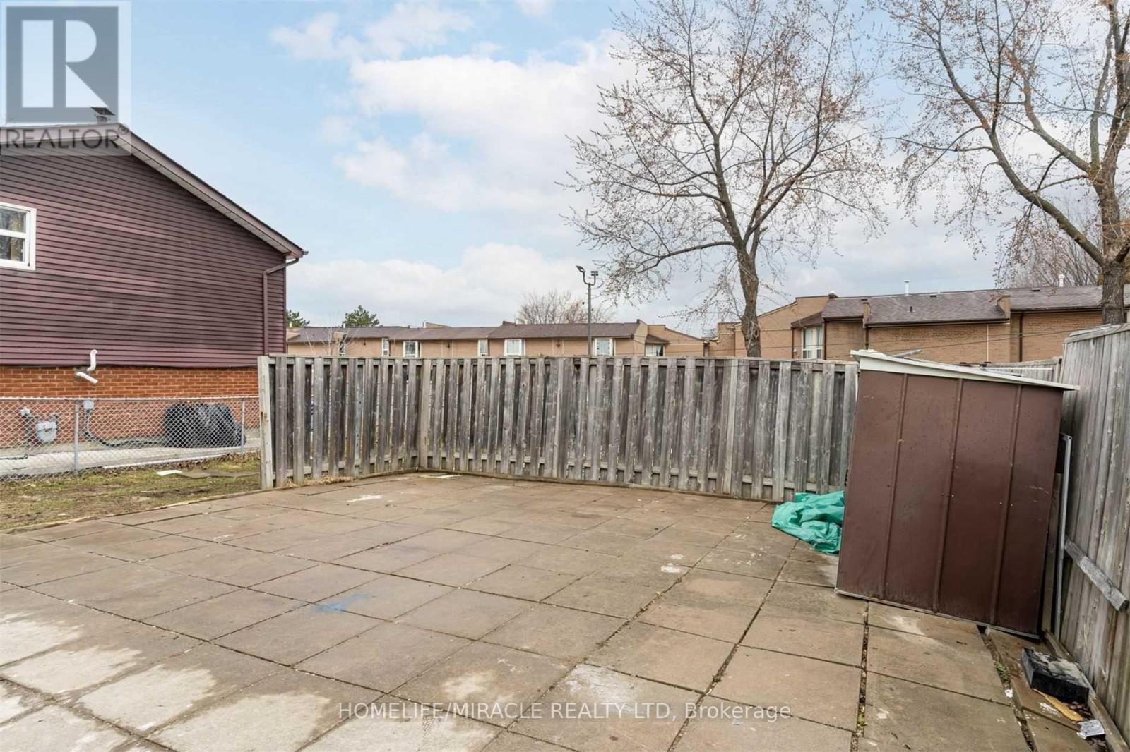 33 Mosque Crescent, Toronto, Ontario M9V 4J1 - Photo 22 - W12614658