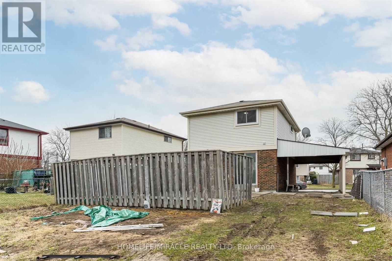 33 Mosque Crescent, Toronto, Ontario M9V 4J1 - Photo 23 - W12614658