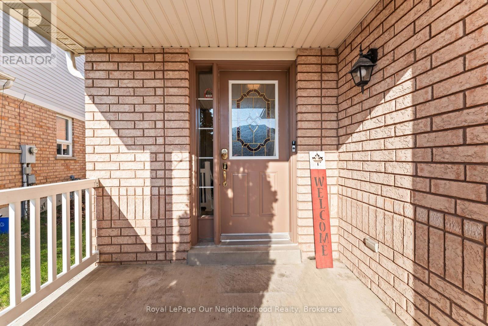95 Laprade Square, Clarington, Ontario  L1C 3Y6 - Photo 2 - E12567504