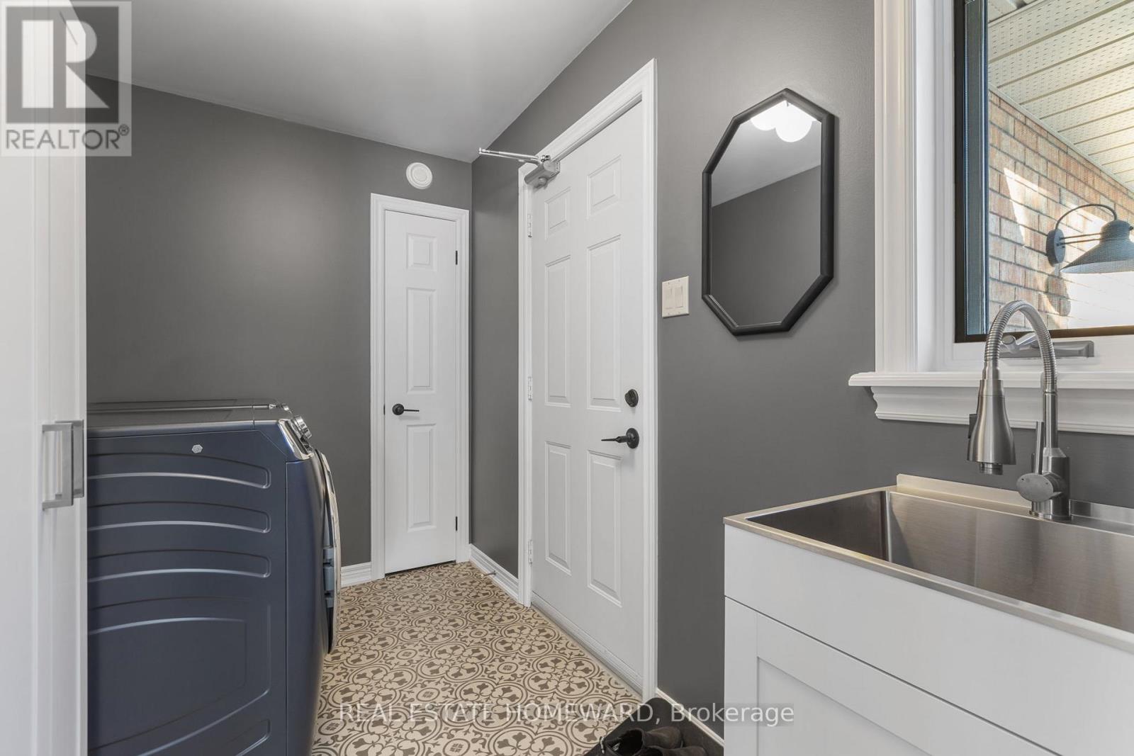 69 Island Bay Drive W, Kawartha Lakes, Ontario K0M 1A0 - Photo 19 - X12614706