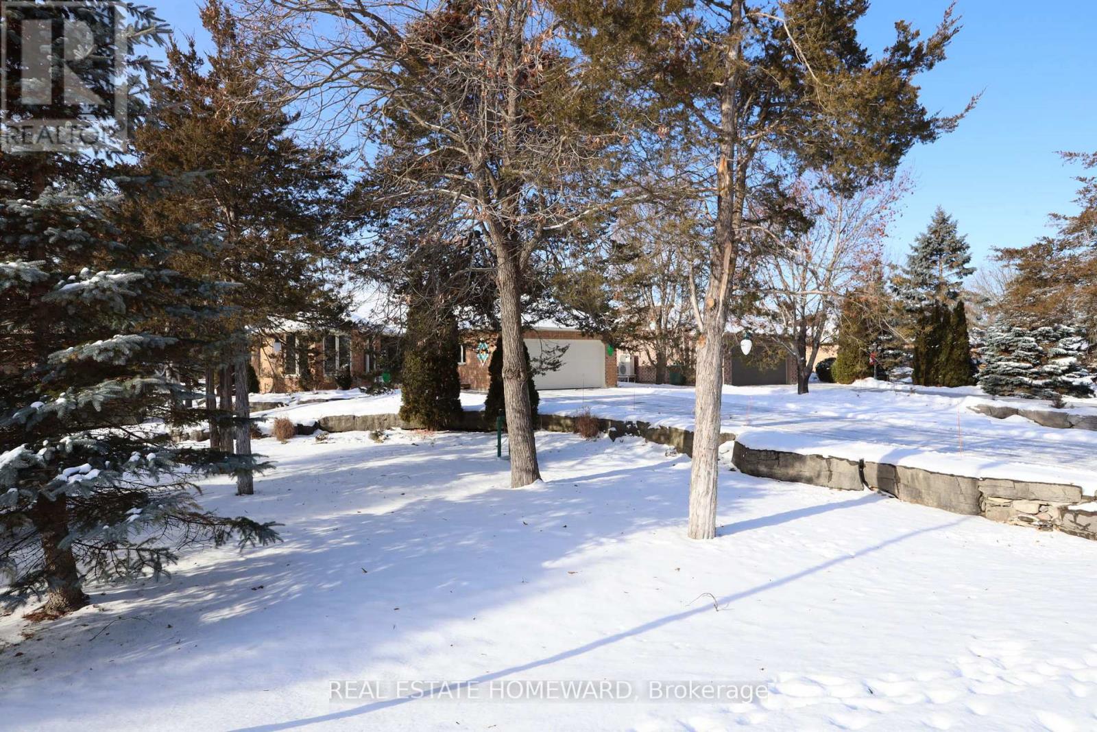 69 Island Bay Drive W, Kawartha Lakes, Ontario K0M 1A0 - Photo 2 - X12614706