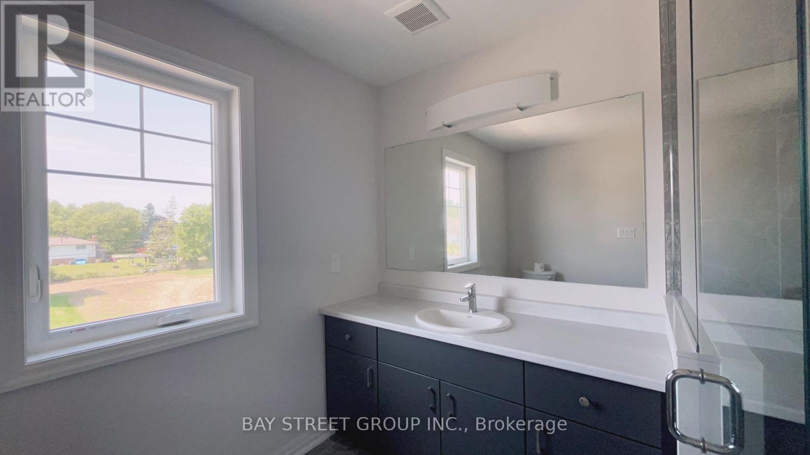 Upper - 75 Hillcrest Road, Port Colborne, Ontario L3K 6E4 - Photo 11 - X12614694