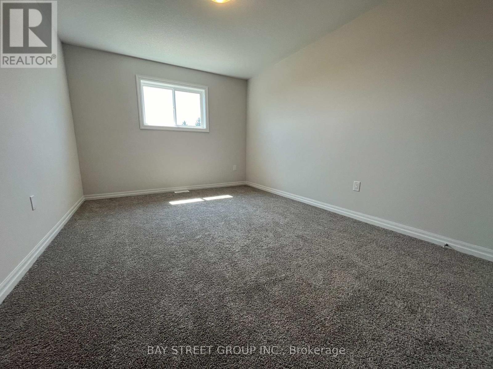 Upper - 75 Hillcrest Road, Port Colborne, Ontario L3K 6E4 - Photo 16 - X12614694