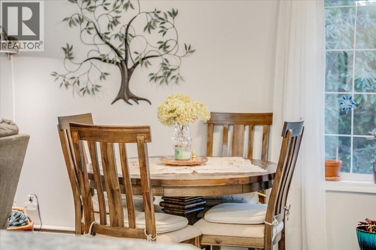 2301 10th Avenue, Castlegar, British Columbia  V1N 3A1 - Photo 38 - 10369620