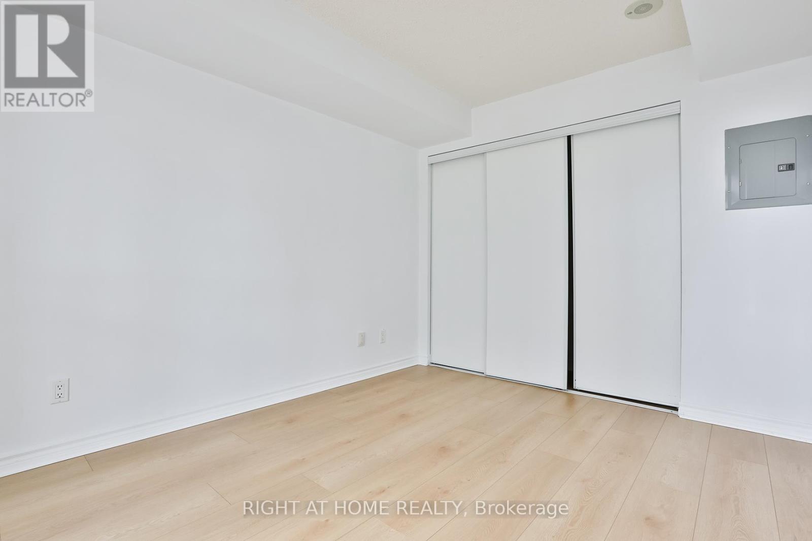 712 - 410 Queens Quay W, Toronto, Ontario  M5V 3T1 - Photo 13 - C12614680