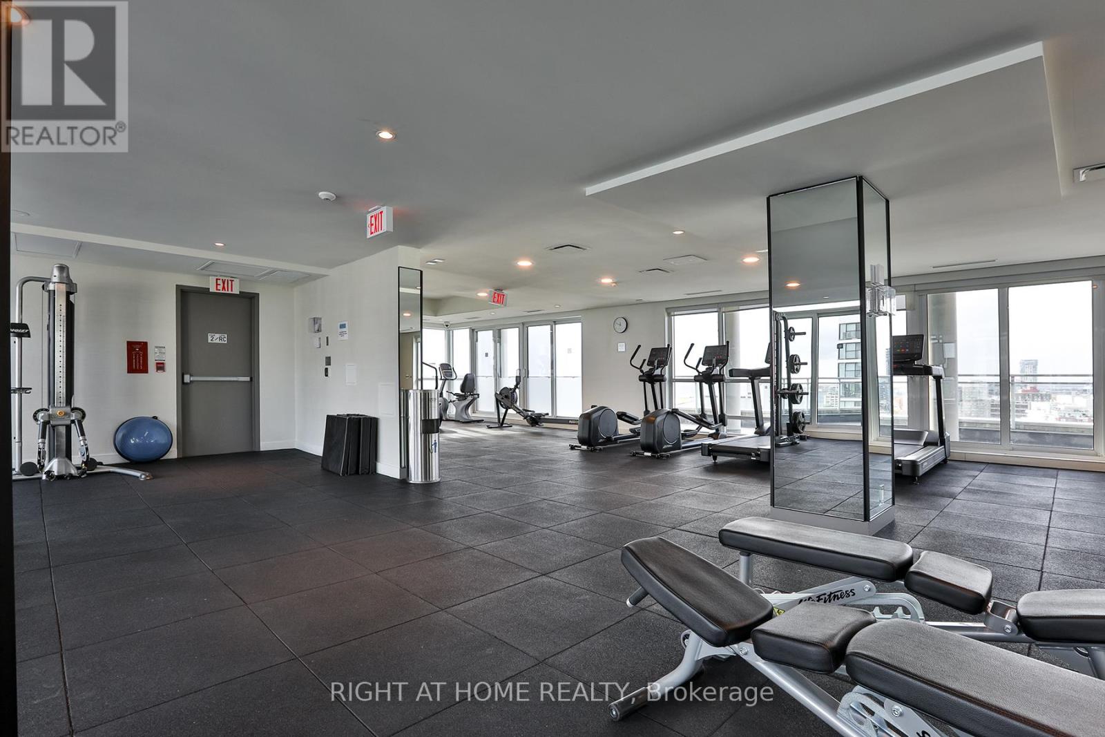 712 - 410 Queens Quay W, Toronto, Ontario  M5V 3T1 - Photo 21 - C12614680