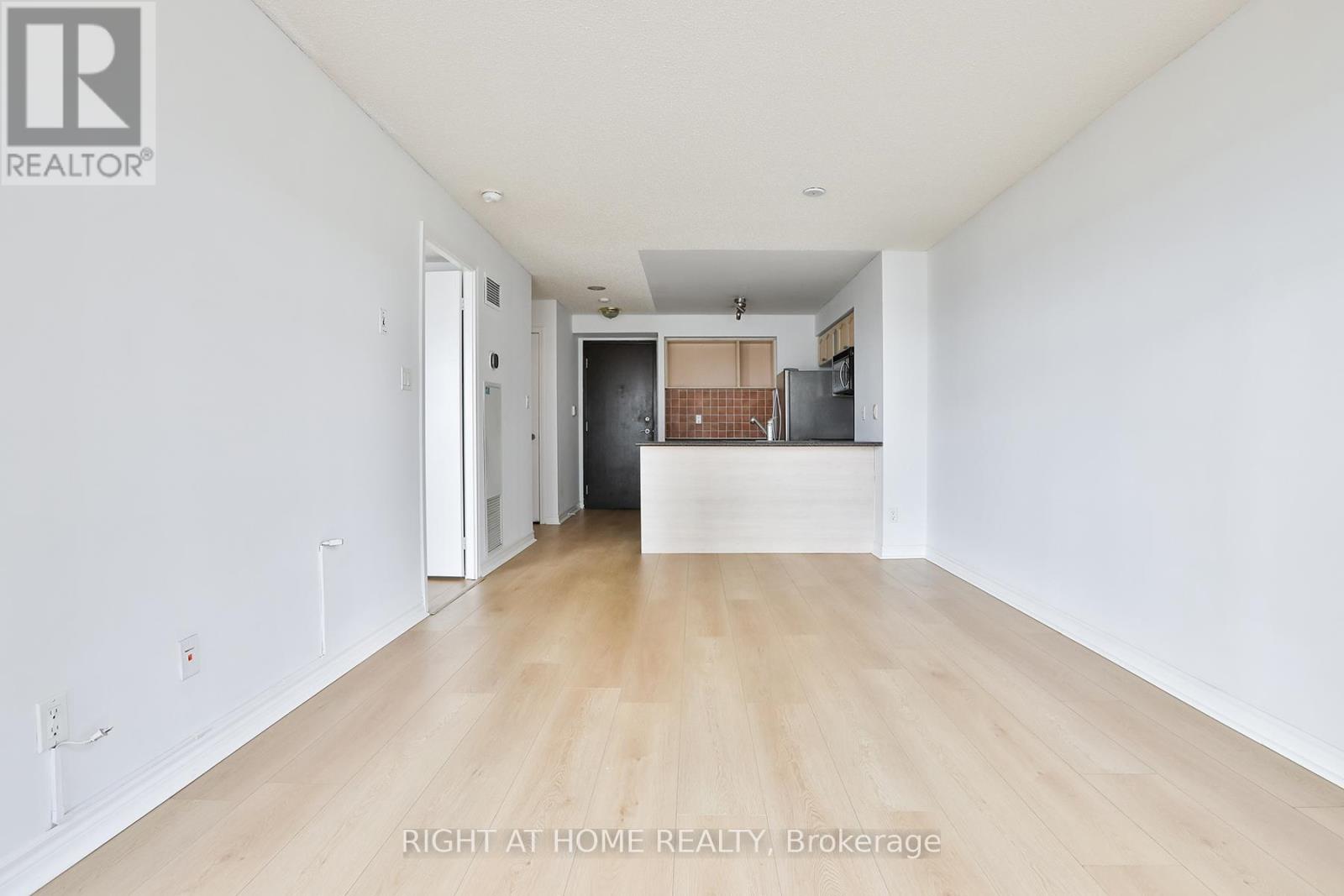 712 - 410 Queens Quay W, Toronto, Ontario  M5V 3T1 - Photo 5 - C12614680