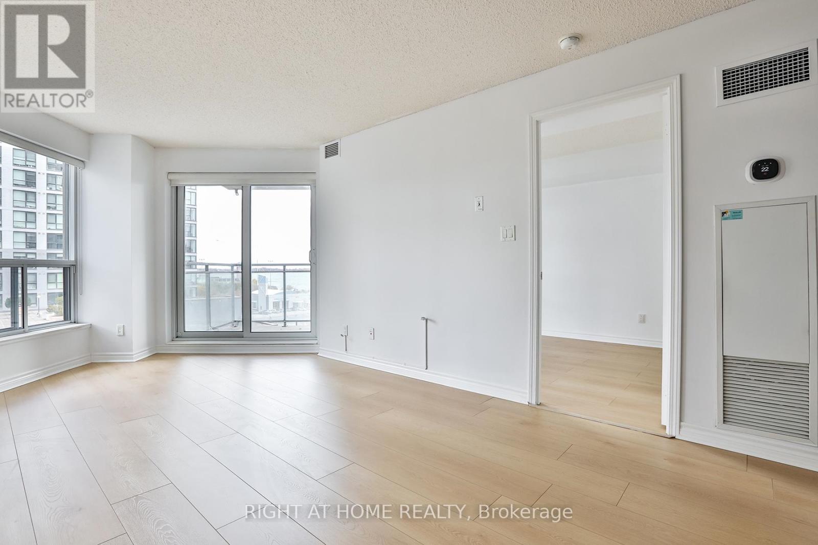 712 - 410 Queens Quay W, Toronto, Ontario  M5V 3T1 - Photo 6 - C12614680