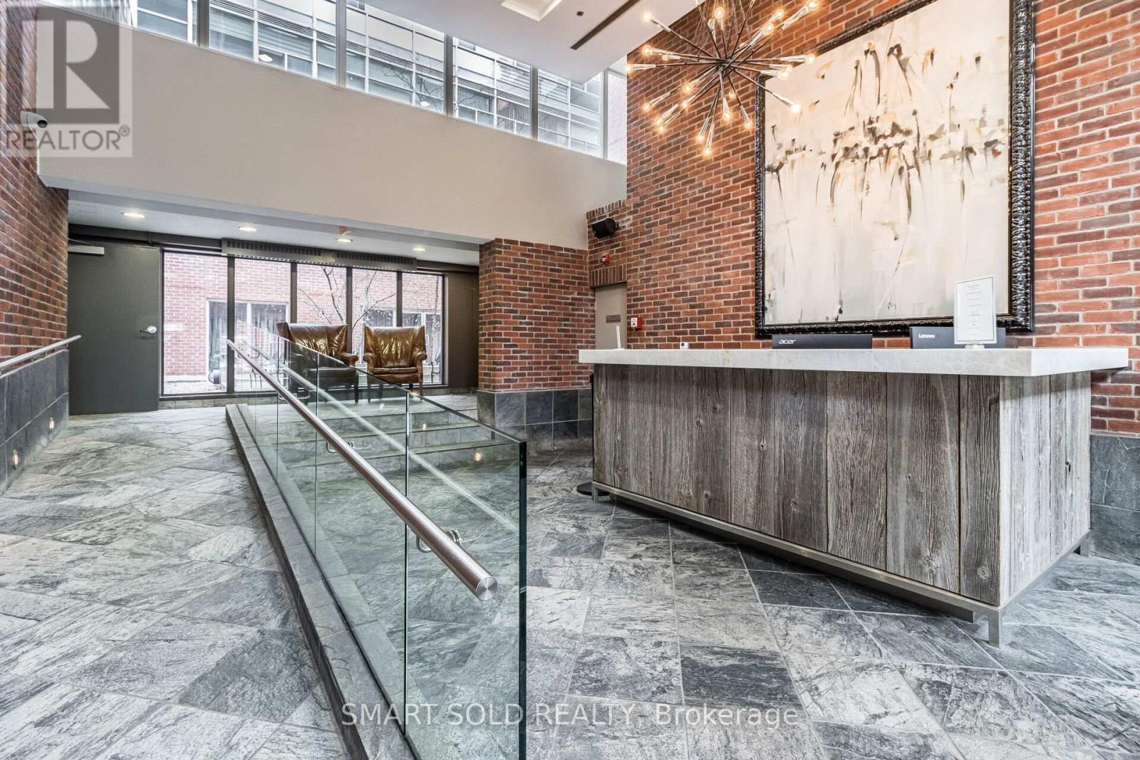 1612 - 11 St Joseph Street, Toronto, Ontario  M4Y 1J8 - Photo 2 - C12614692