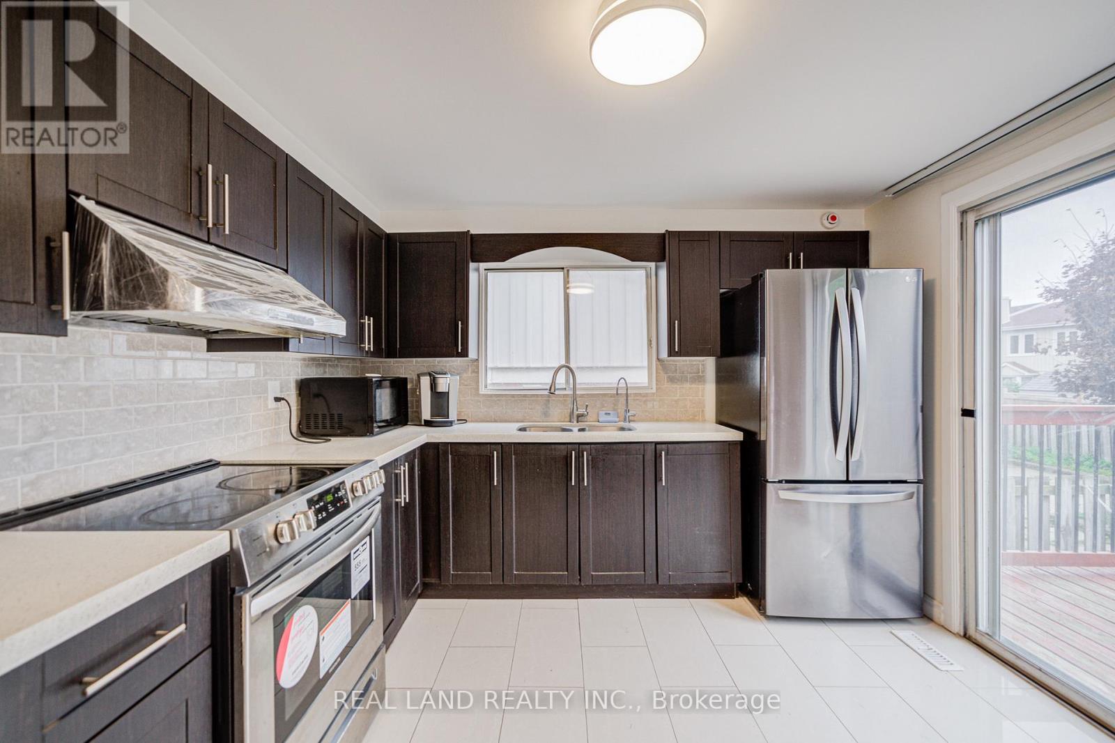 46 Wintermute Boulevard, Toronto, Ontario  M1W 3M6 - Photo 14 - E12614682